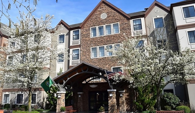 Best Value, Quality Stay! Near Raymond E. Shaffer Park, Free Breakfast, Pool! in Vancouver