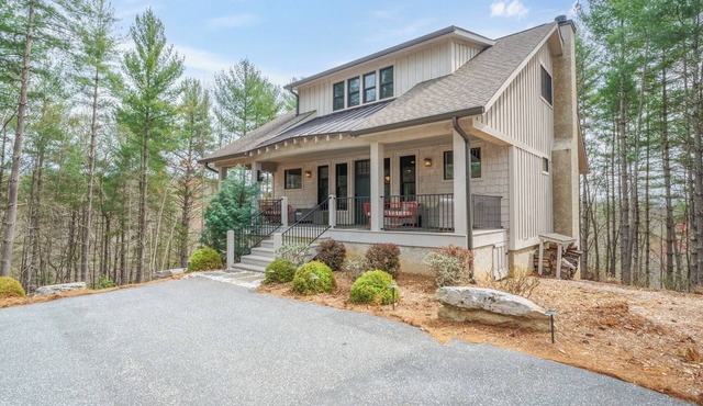 Birdsong | Fire Pit & Easy Access to Lake James! in Nebo