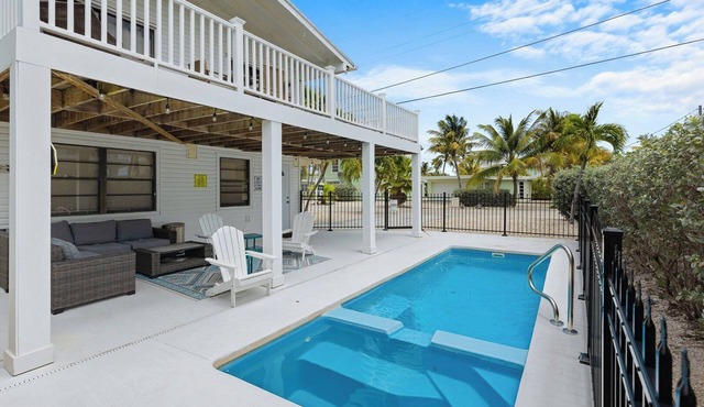 Blue Lagoon 2bed/2bath with private pool - no dockage in Marathon