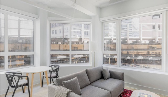 Blueground | The Loop, AC, w/d, nr Willis Tower in Chicago