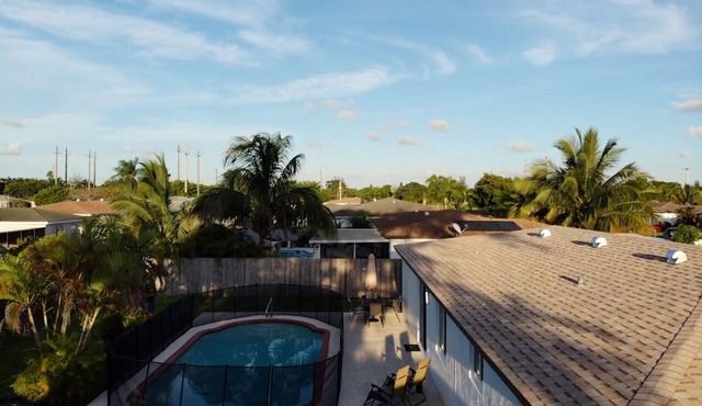 " BOCA BLING BLING" Spacious 4-bedroom house in Fabulous Boca Raton in Boca Raton