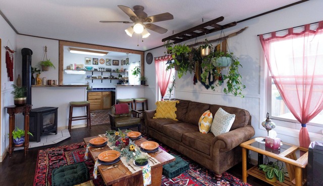 Boho Bungalow w/Hot Tub 4 Blocks From Downtown Silverton in Silverton