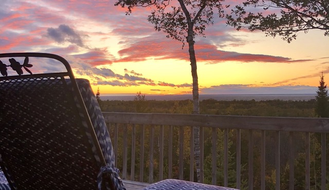 Breathtaking Sunsets & Water Views in Egg Harbor - Minutes to Town/Winery/Beach! in Egg Harbor