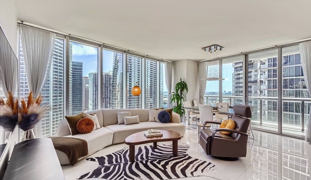 Brickell Beauty. River Views. CONSTRUCTION SPECIAL! in Miami