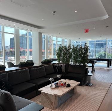Bright, Modern Studio in White Plans in White Plains