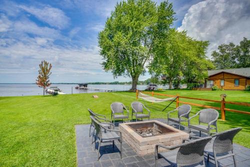 Bright Shawano Lake Oasis - Walk to Boat Launch! in Shawano