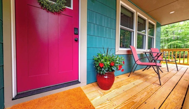 Bright, Spotless Cottage Near Bethel Woods in Highland