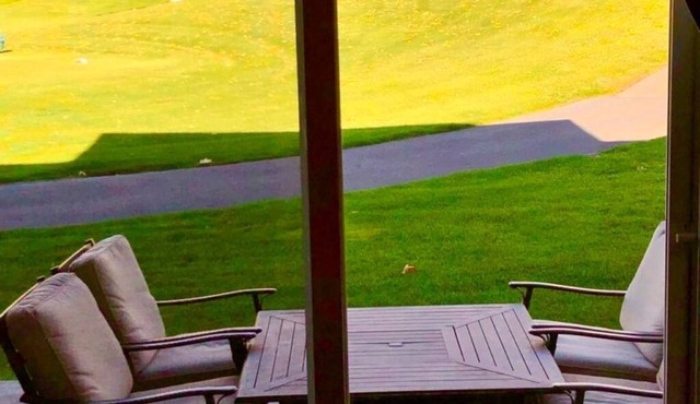 C03 Spacious 3BR Townhouse on the Golf Course in Quincy