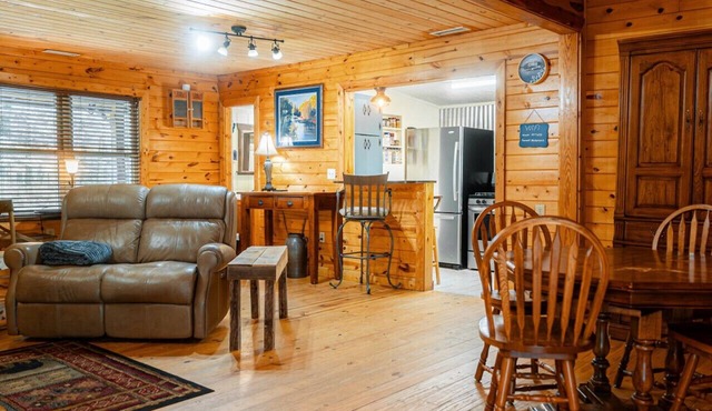 Cabin ON Creek min's to Lake James/Linville Gorge in Nebo