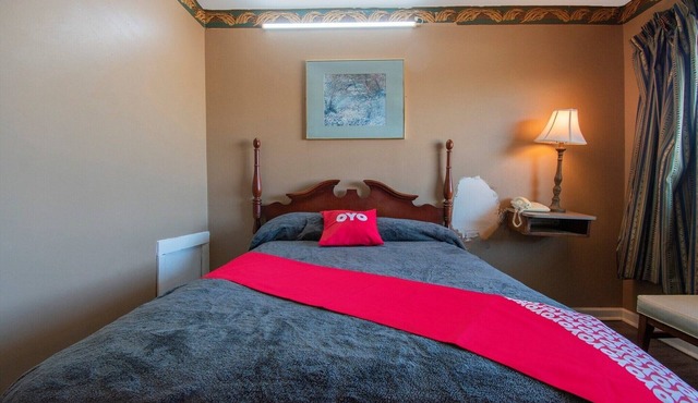 Calhoun GA|Queen Bed|Smoking in Calhoun GA