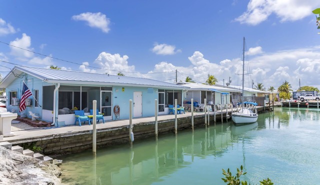 Canal Front, Dockage, Trailer Parking, Updated! in Marathon