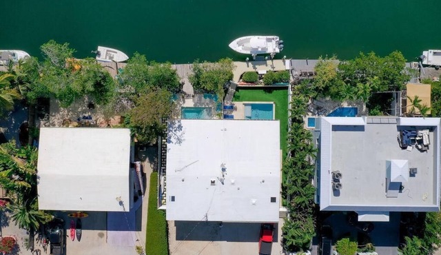 Canal front home in Venetian Shores. Perfect for families. A boater's paradise! in Islamorada