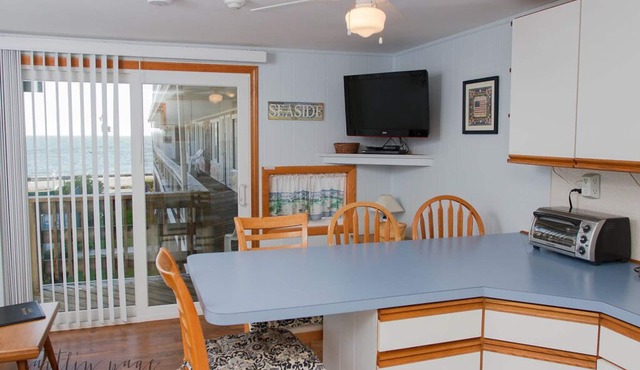 Cape Cod Oceanside Condo across from beach! in Dennis