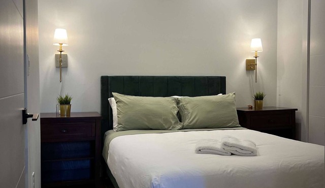 Captain's Quarters, Downtown, AC in Halifax