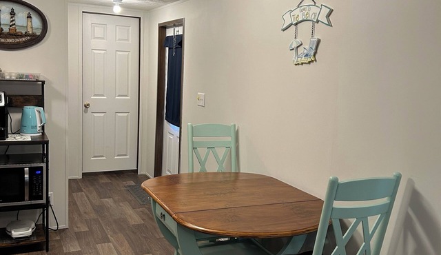 Carra's Cottage -3 bed 2 bath home, minutes from Berlin's town center and OC. in Berlin