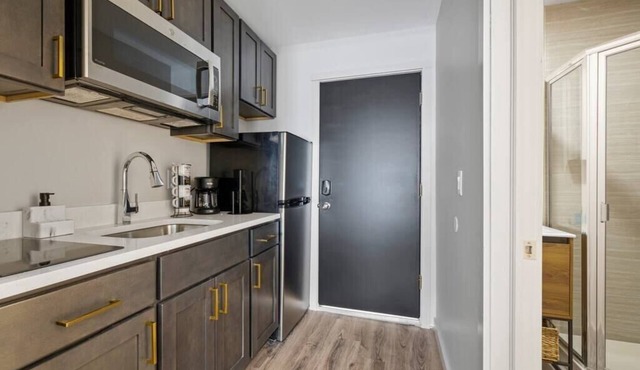 Central Studio Haven for Explorers in Middletown