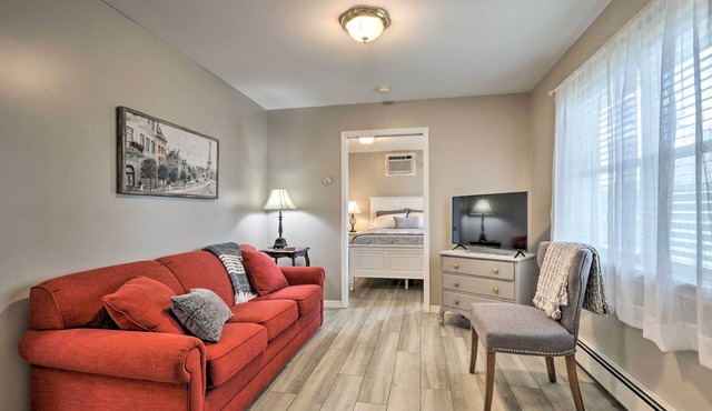 Centrally Located South Hill Apartment w/Smart TV in Spokane