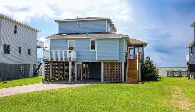 CH207- Spectacular Soundfront, 3 BRs, Private Dock, Comm Pool, Tennis/Marina. in Kill Devil Hills