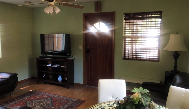 Charming 2-bedroom cottage in Mountain View in Mountain View