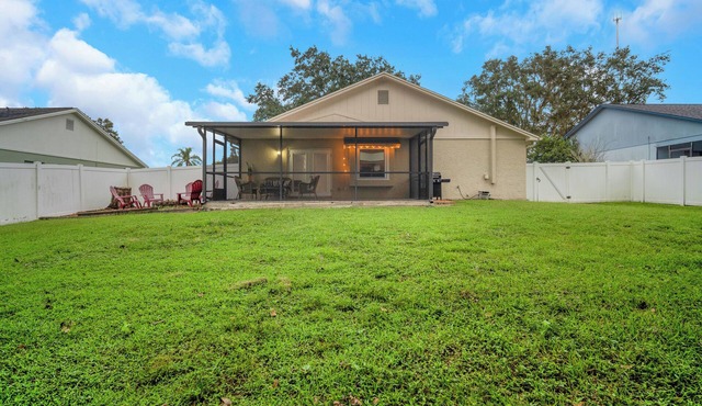 Charming 3-bedroom Pet Friendly house in tranquil Riverview in Riverview