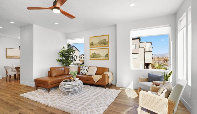 Charming 3-bedroom townhome with WiFi, AC in lovely small community in Salem