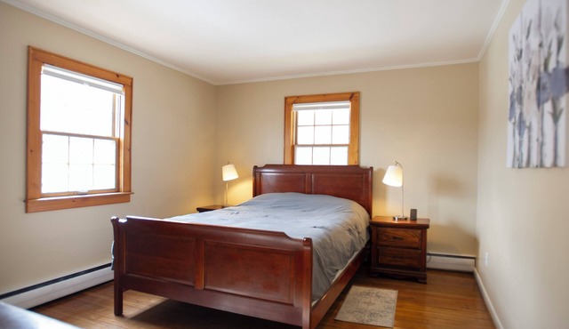 Charming 4-bedroom home with AC and WiFi close to downtown historic Honesdale in Honesdale