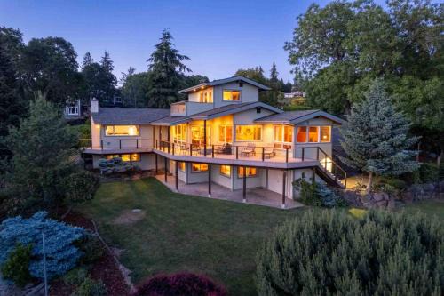 CherryView Lane in White Salmon