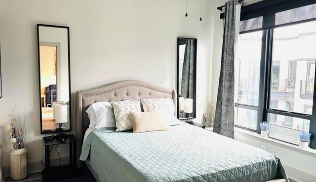 Chic & Central 1BR Ideal for Work & Leisure Stay in Baltimore