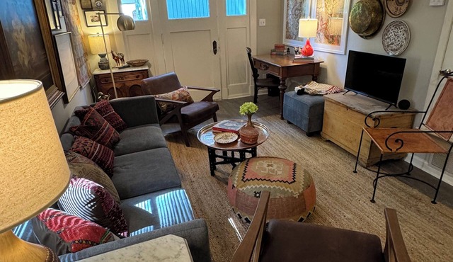 Chic Central Gardens Carriage House in heart of midtown Memphis in Memphis