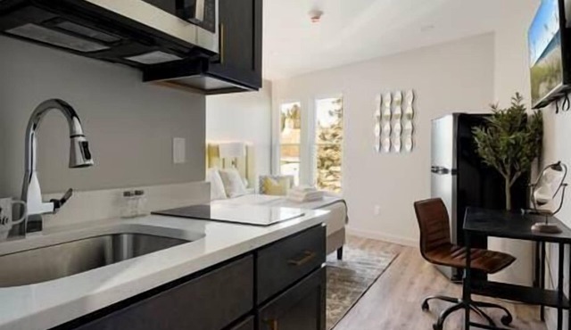 Chic Haven: Modern and Stylish and Cozy Ambiance in Middletown