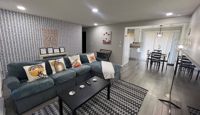 🔥CHIC, SPACIOUS, PRIVATE STAY: GREAT LOCATION🔥 in Puyallup