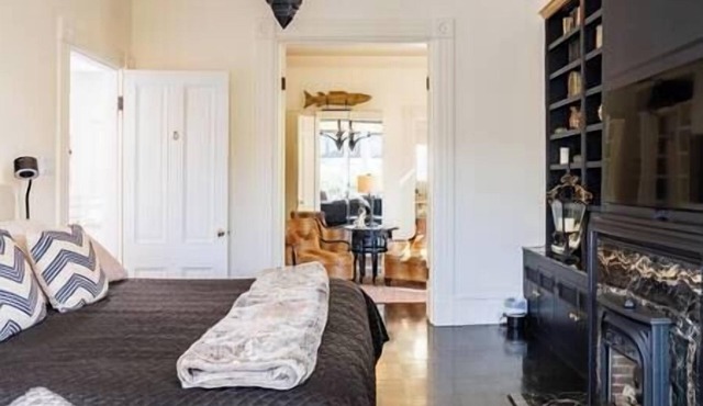 Chic Victorian Studio Pacific Heights in SF