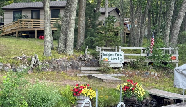 Come and relax in a cozy 2 BR cabin on the Chippewa Flowage, Hayward, WI. in Hayward