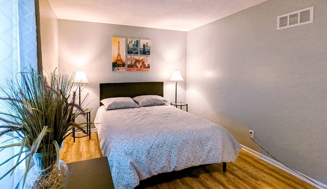 Comfortable and elegant 3BDR duplex, unit # 5 in Overland Park