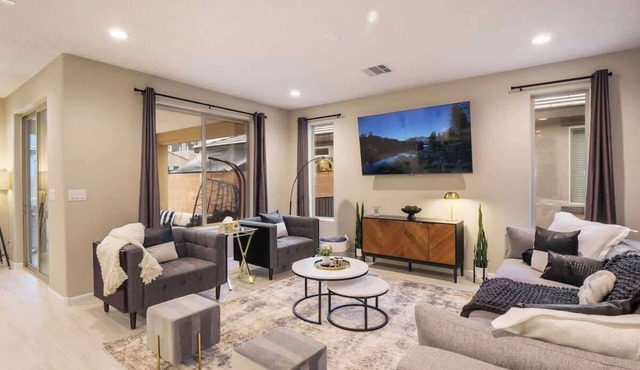 Contemporary 3BR Getaway with Workspace! in Albuquerque