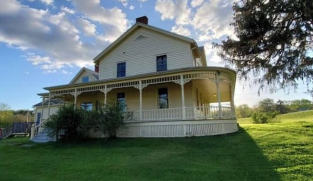 Country living close to the capital region 100 acres of nature to explore in Nassau