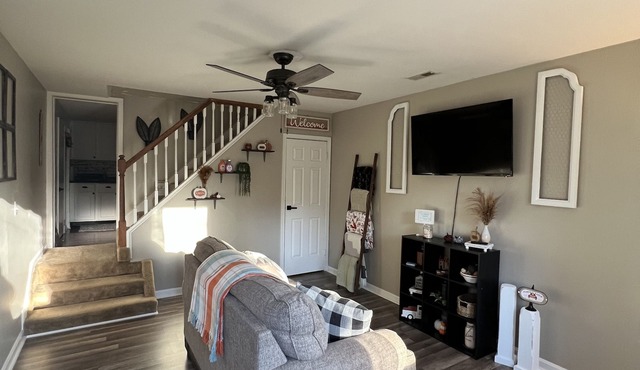 Cozy 1BR Apt Minutes From Skyline Drive! in Amissville