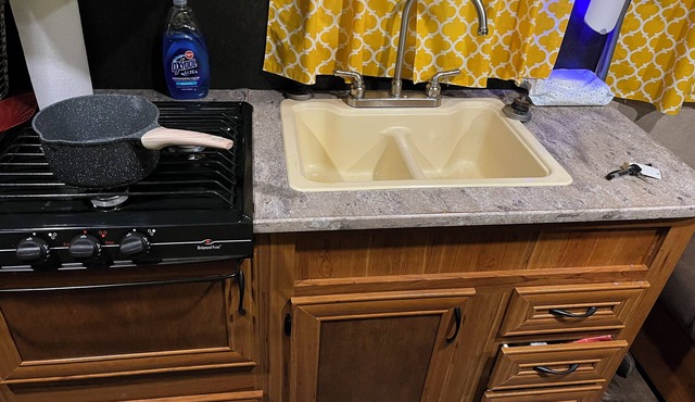 Cozy campground in serene Mitchell with WiFi, AC in Mitchell