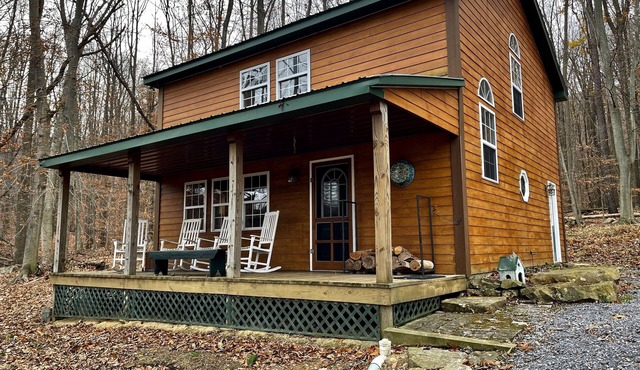 Creekside Cabin Vacation Rental in Everett