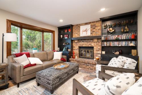 Creekside Lodge in Minnetonka