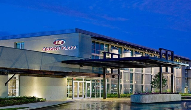 Crowne Plaza Lombard Downers Grove by IHG in Glen Ellyn