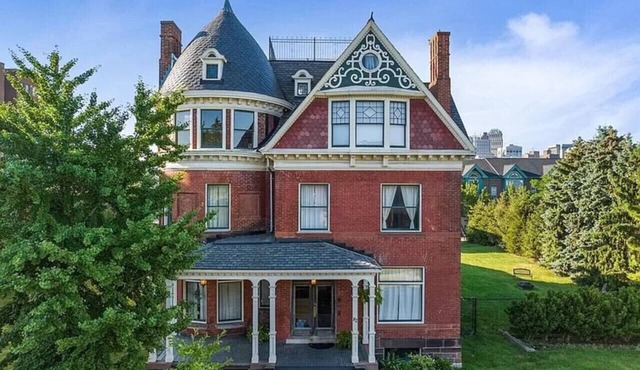 DC Whitney Mansion + Carriage House in Detroit