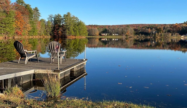 Discover Your Perfect Getaway! Beautiful Scenic Lakefront Condo in Montague