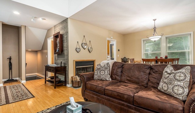 Dog Friendly, Fire Pit, Game Room - Daily Deer Sightings! in Galena