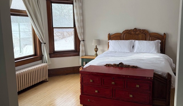 Downtown-Adjacent Historic Home/Modern Updates in Marquette