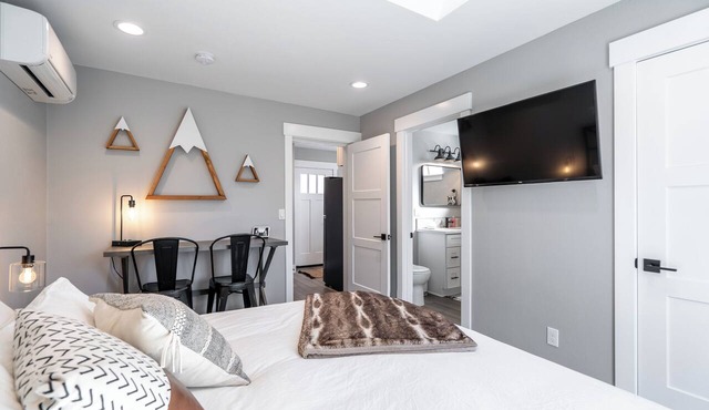 Downtown Studio Apartment in Eugene’s Heart! in Eugene