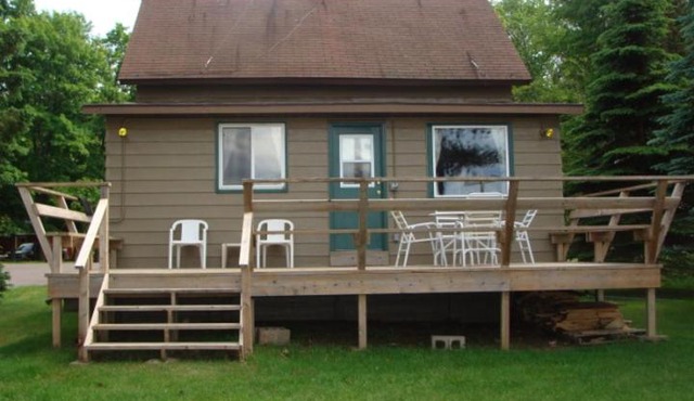 Eagle's Nest Home in Phelps
