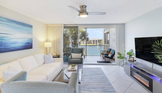 Endless Summer,Jupiter Walk to Beach & Restaurants! in Jupiter