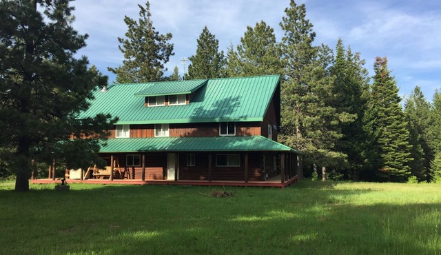 Enjoy a mountain getaway! in Weston