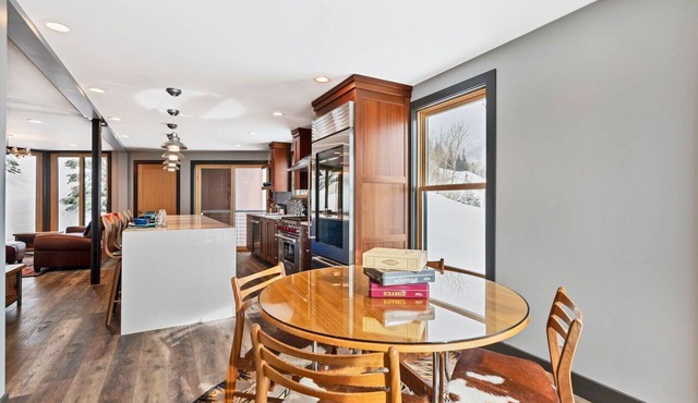 Enjoy pure luxury in Alta in this Contemporary Condominium with Hot Tub in Alta